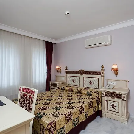 Hotel Acg Palace